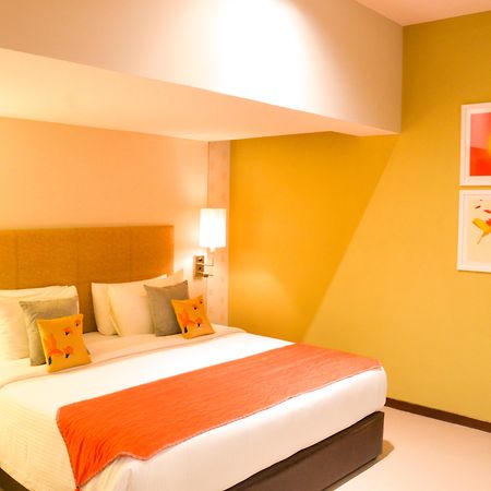 Grand Mercure Vadodara Surya Palace Екстериор снимка
