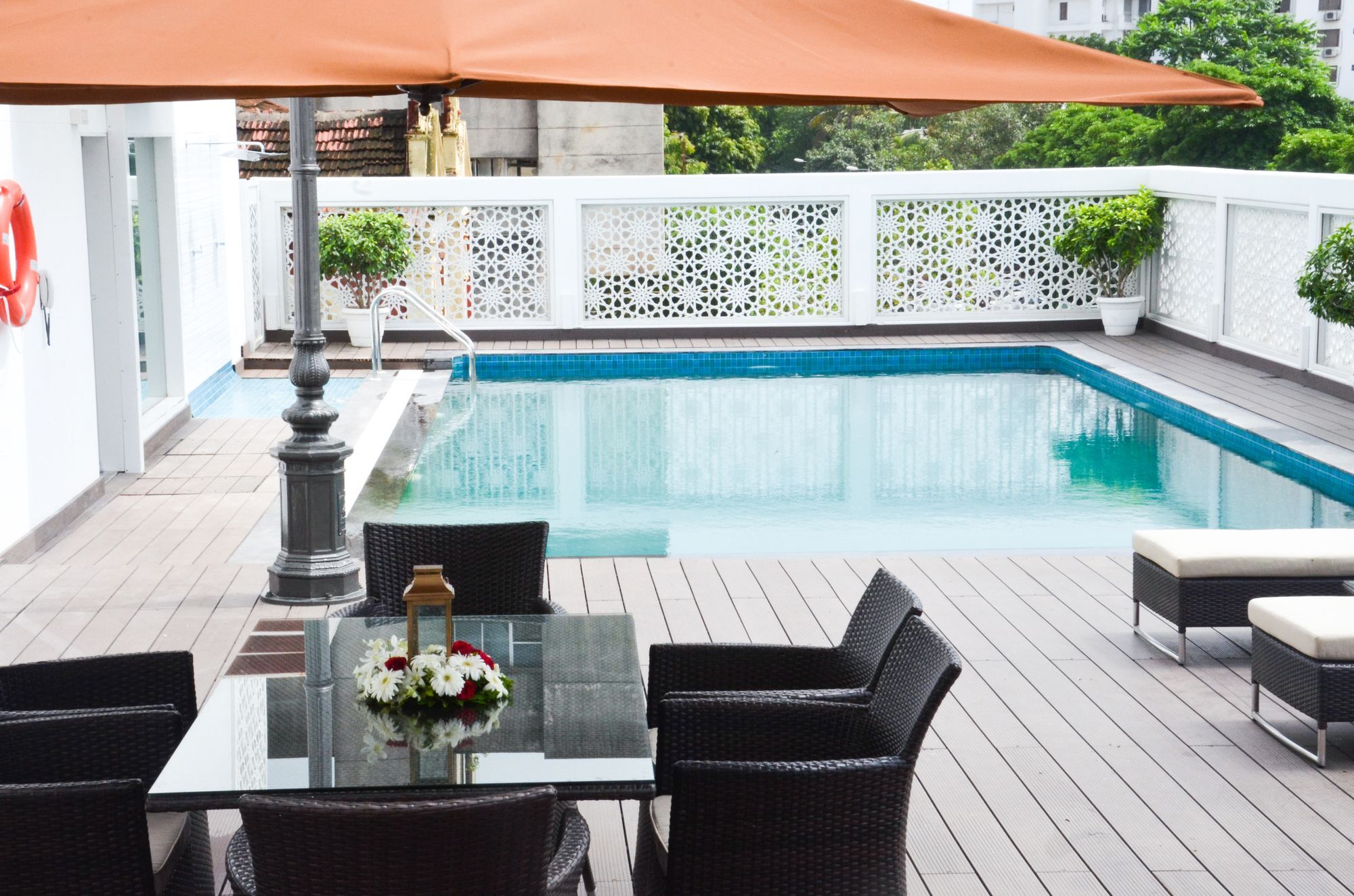 Grand Mercure Vadodara Surya Palace Екстериор снимка